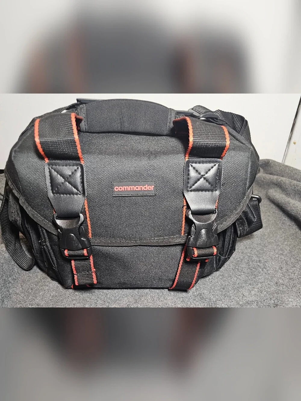 Commander Black Red Padded Adjustable‎ Strap Dividers Large DSLR Camera Bag